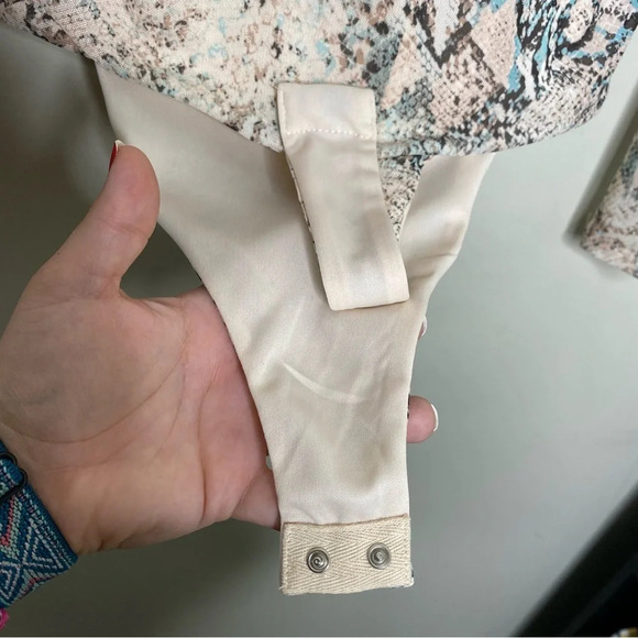 ✨NWT AFRM X Nordstrom Blue Tan Snake Reptile Skin Cutout Thong Bodysuit Size XL - Picture 7 of 9